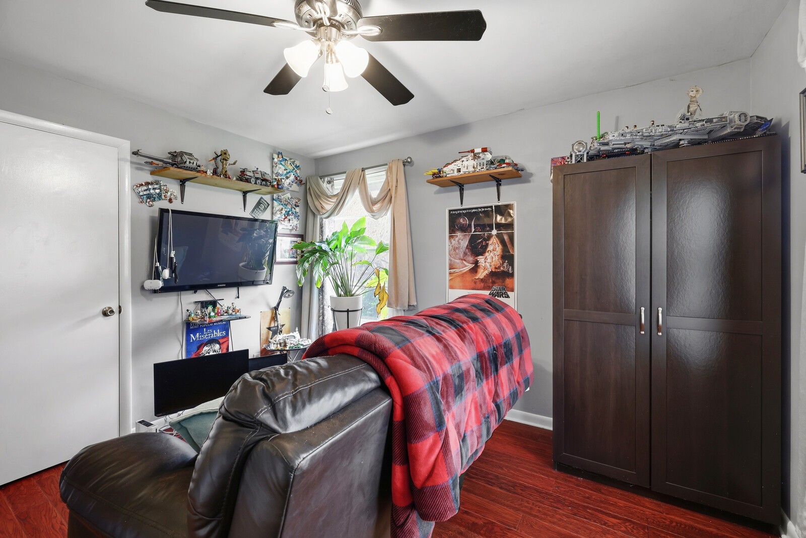 6358 Lee Ave