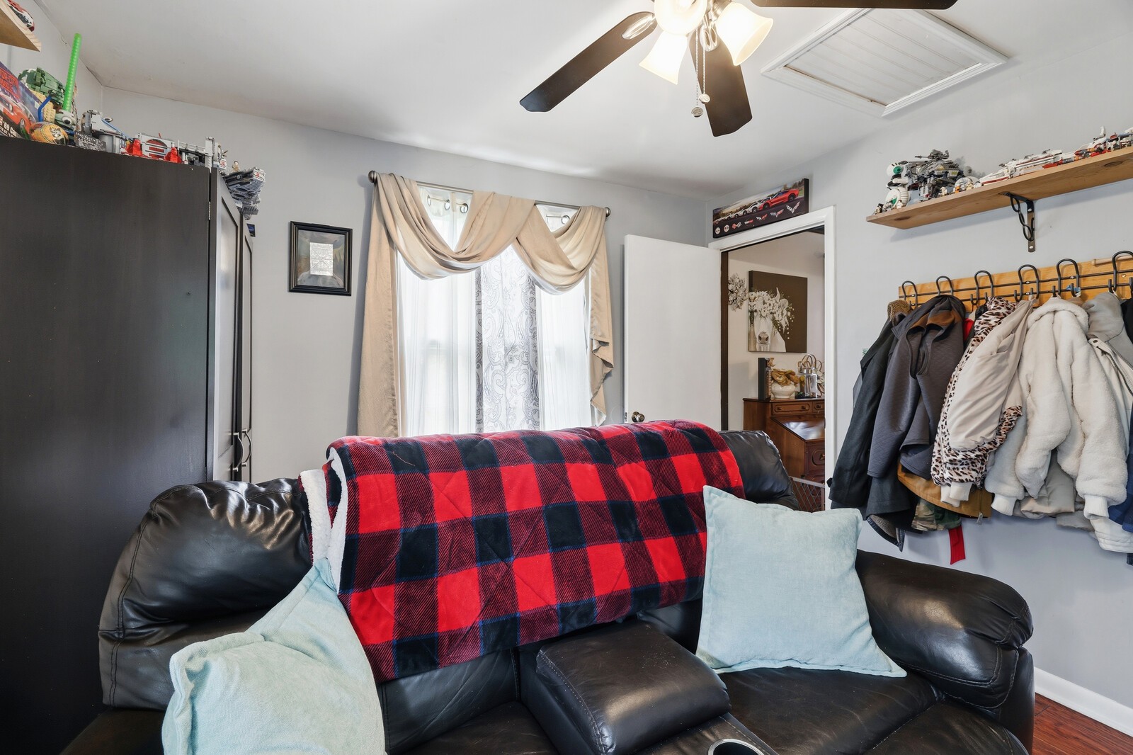 6358 Lee Ave