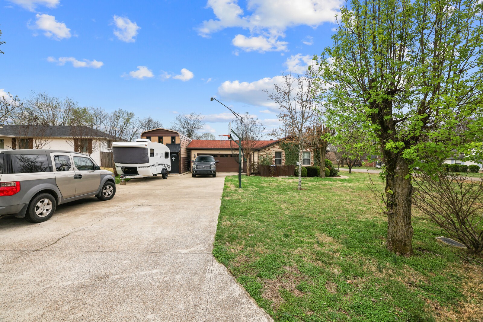 6358 Lee Ave