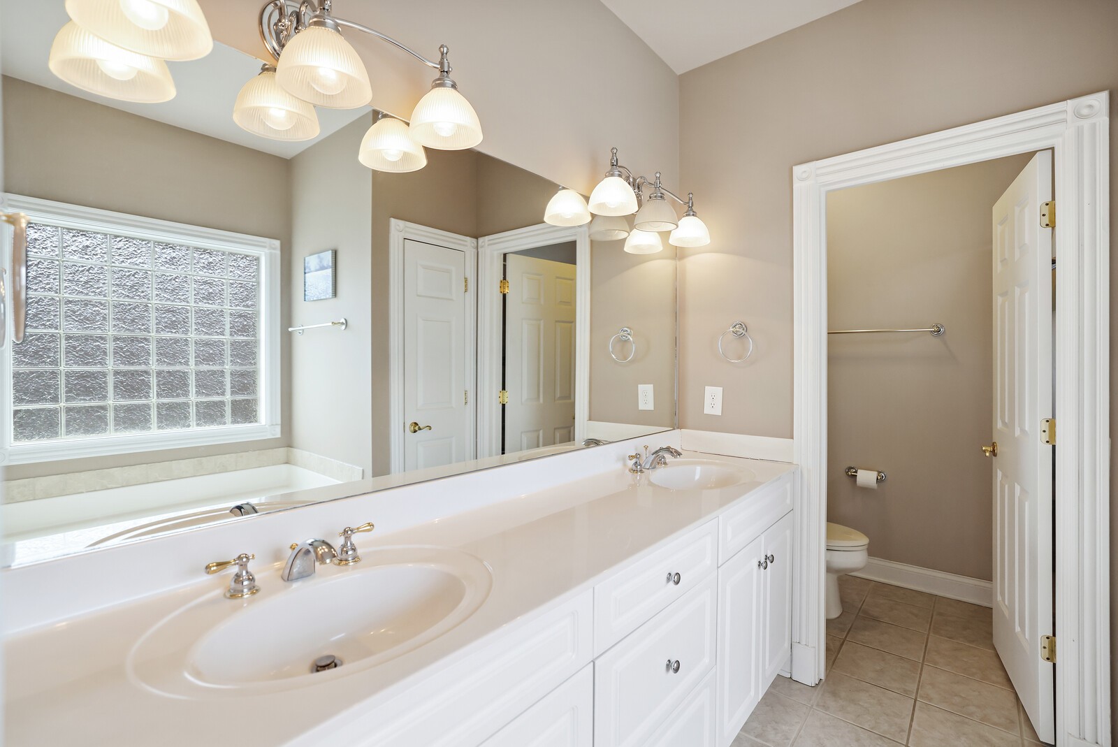 1148 Fairvue Village Ln