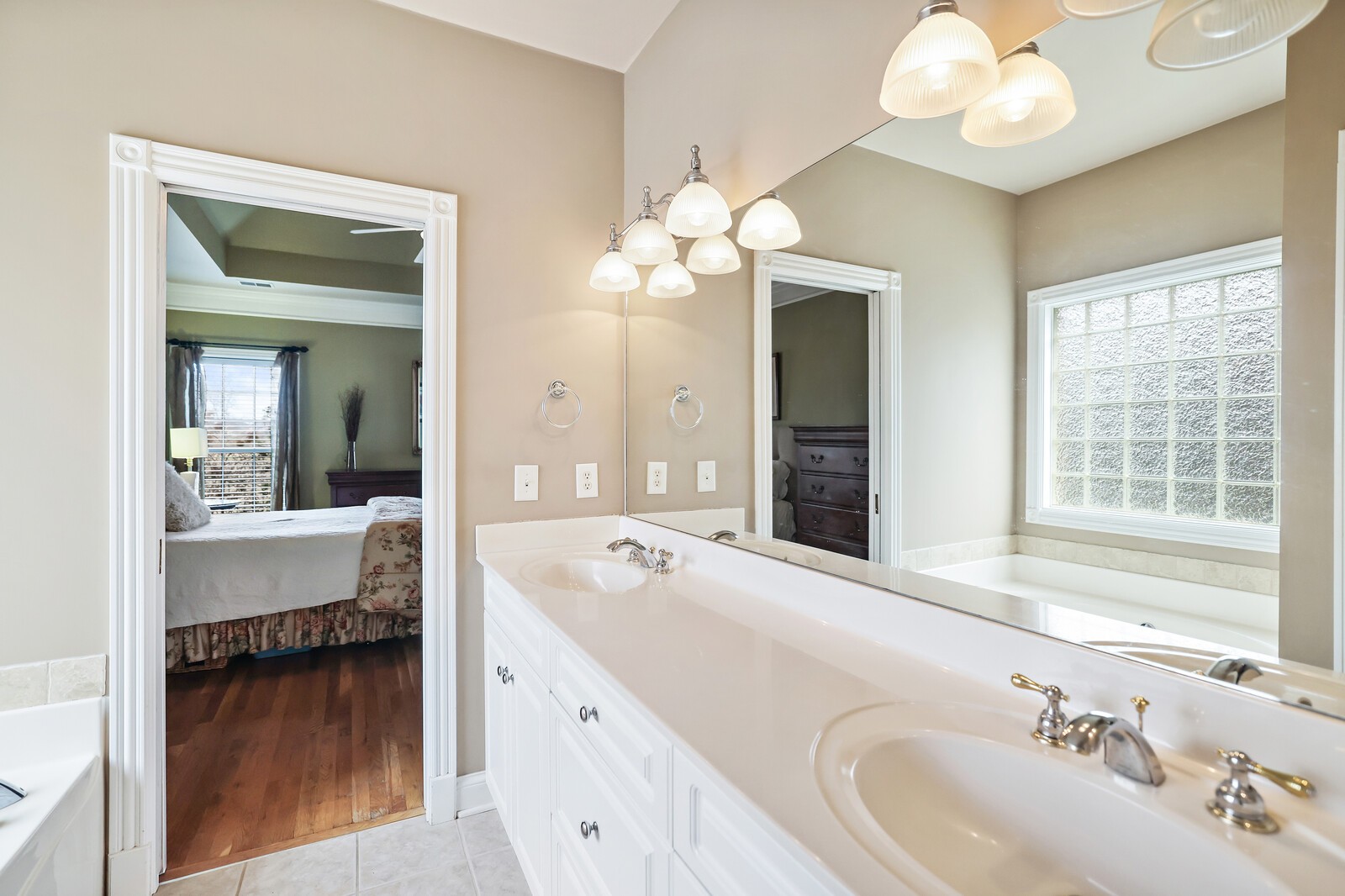 1148 Fairvue Village Ln