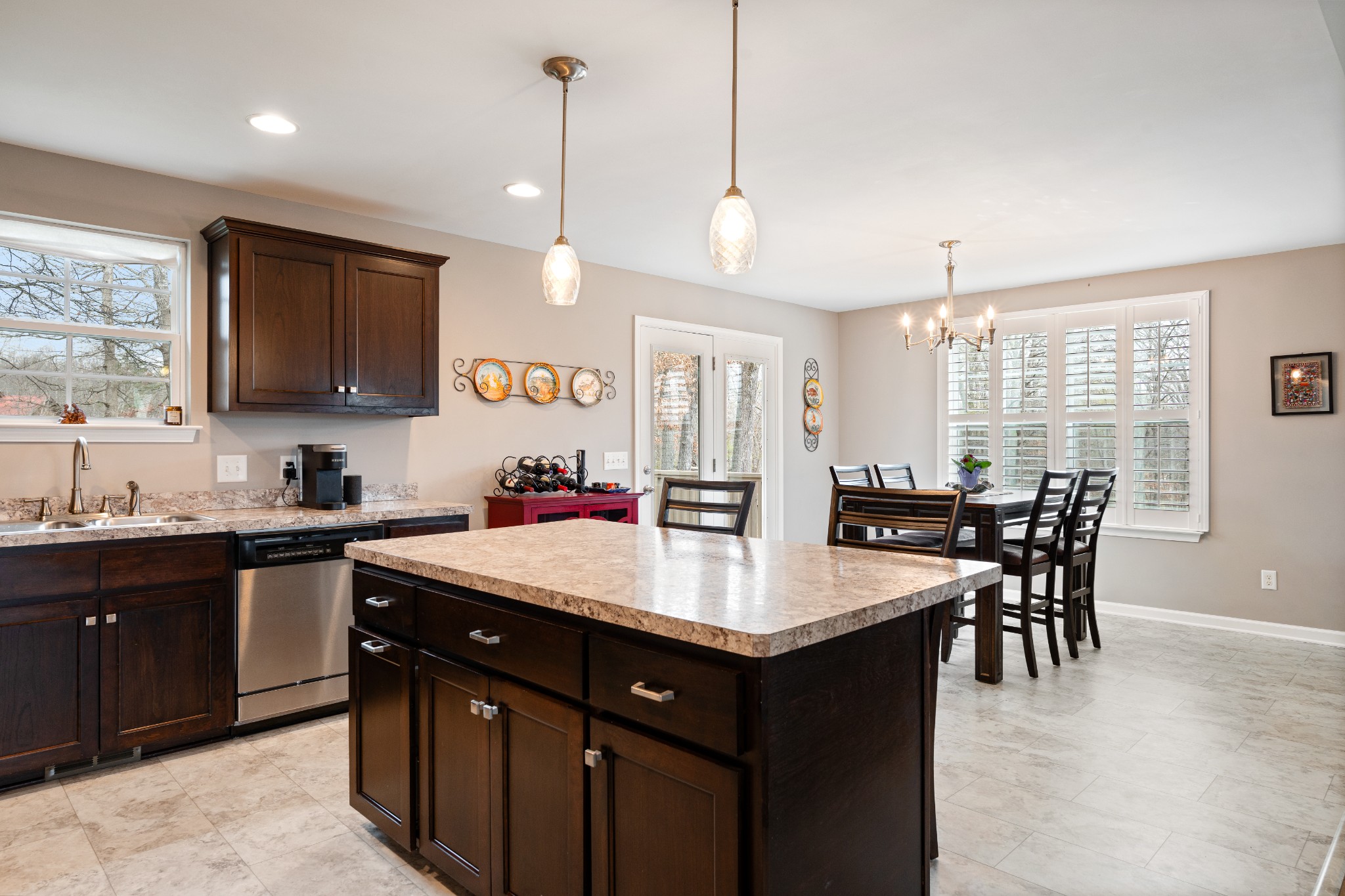 7608 Leverette Dr