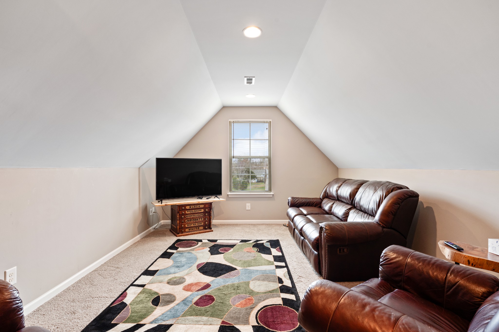 7608 Leverette Dr