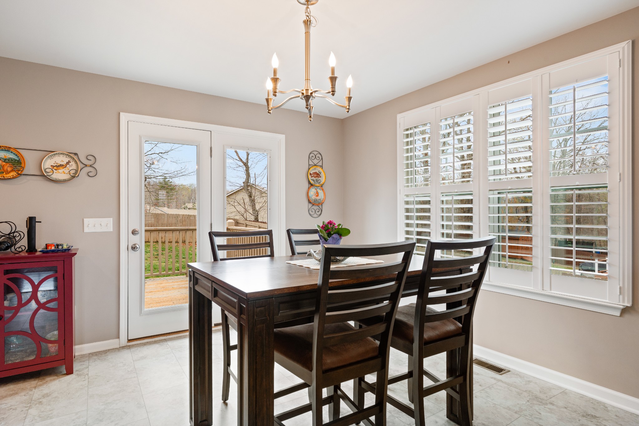 7608 Leverette Dr