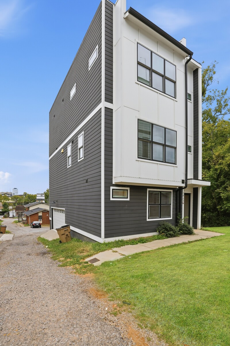1813B Hermosa St
