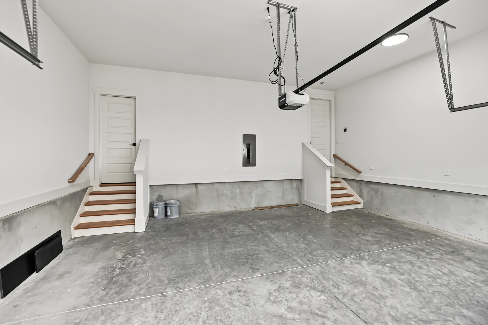 1813B Hermosa St