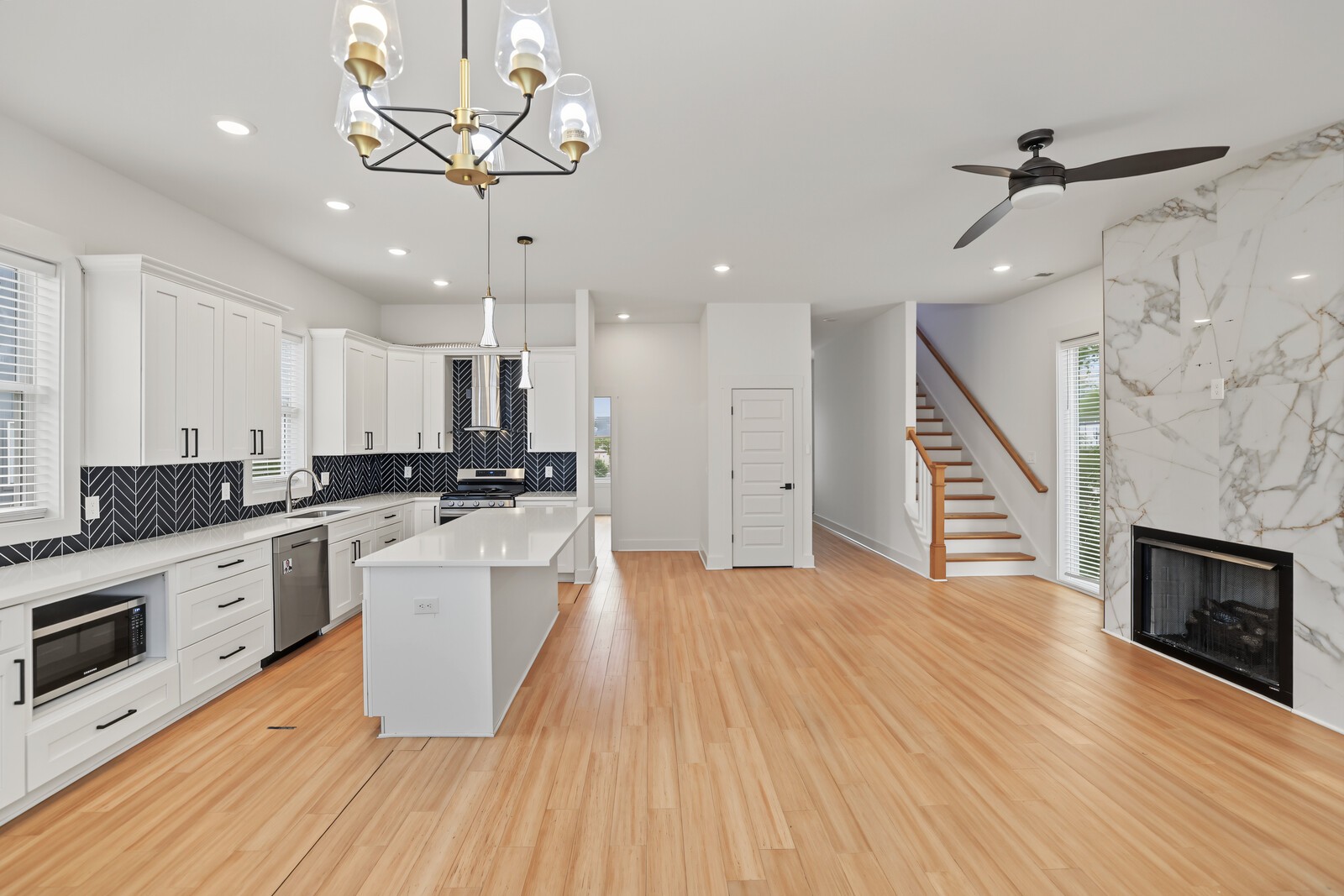 1813B Hermosa St
