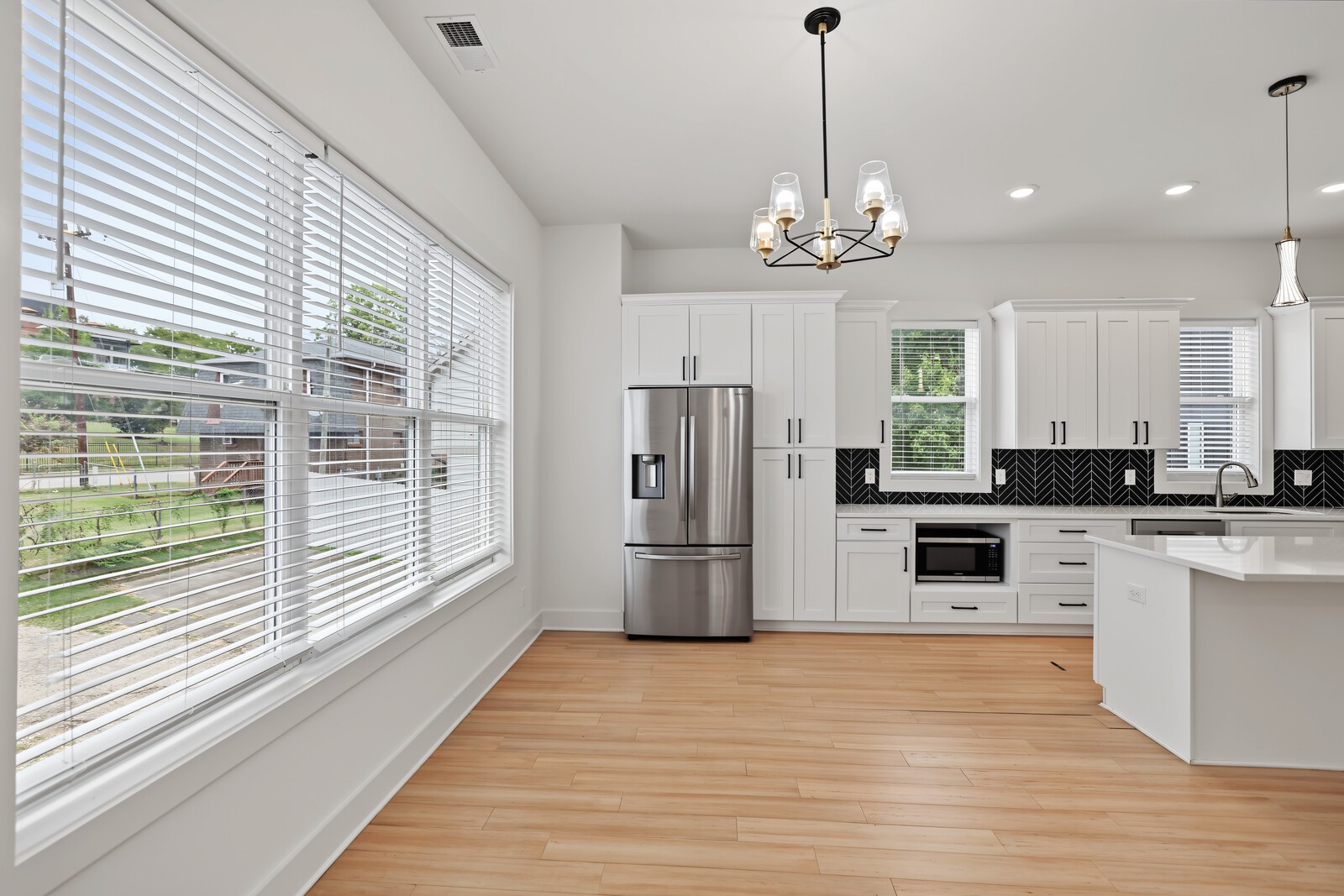 1813B Hermosa St
