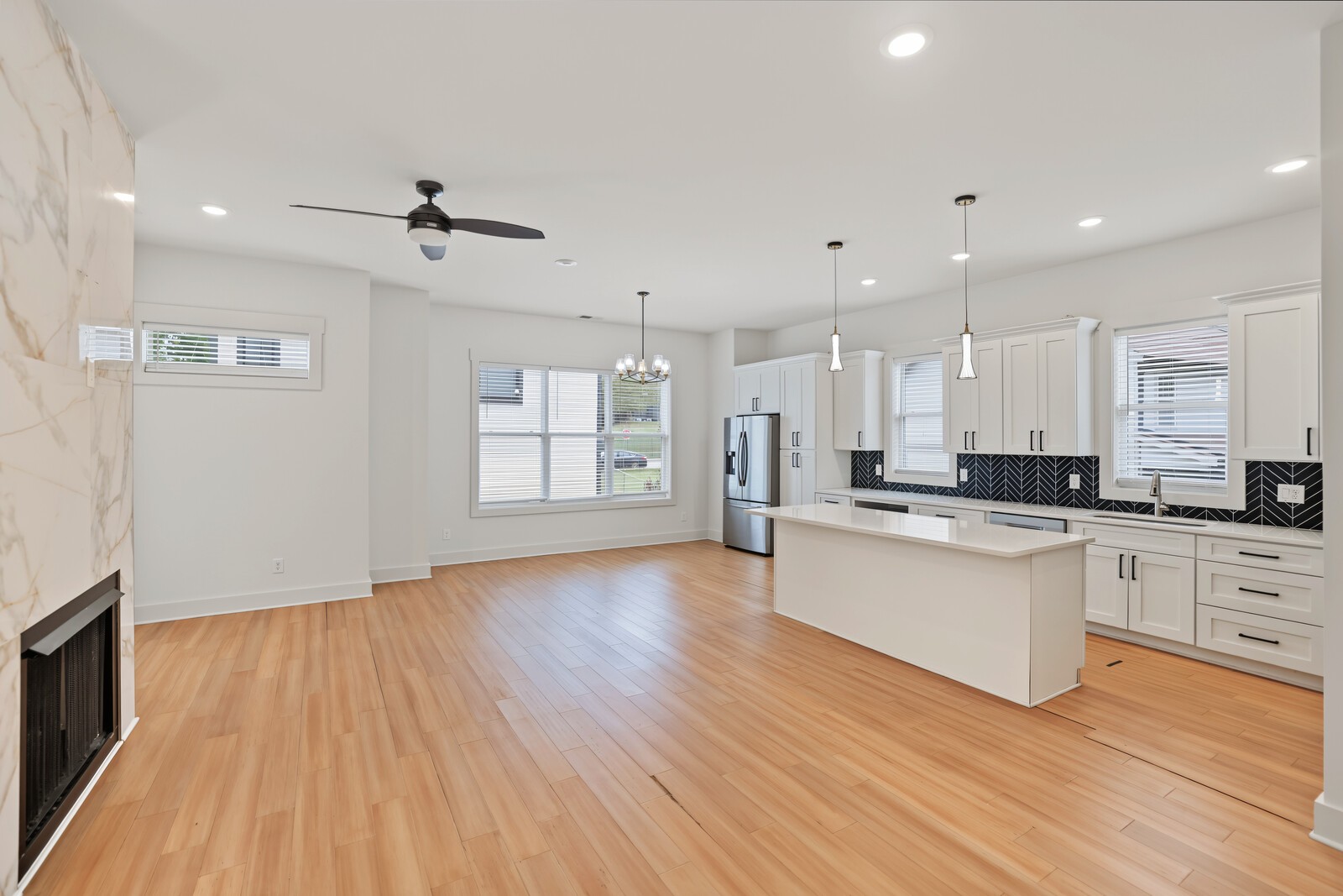1813B Hermosa St