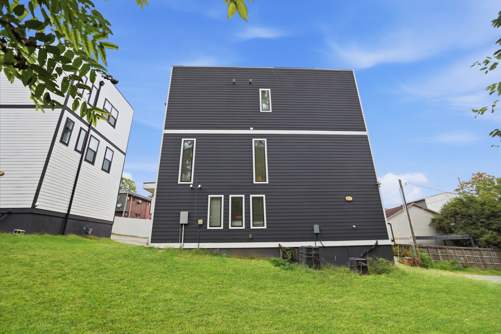 1813B Hermosa St