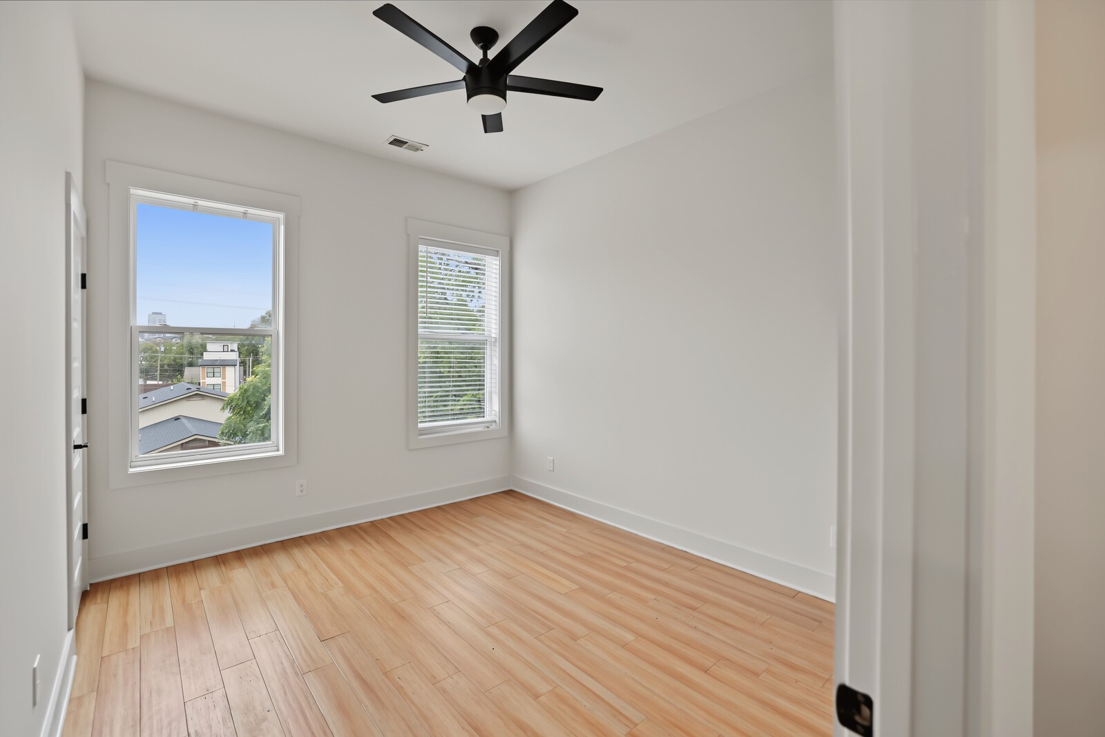 1813B Hermosa St