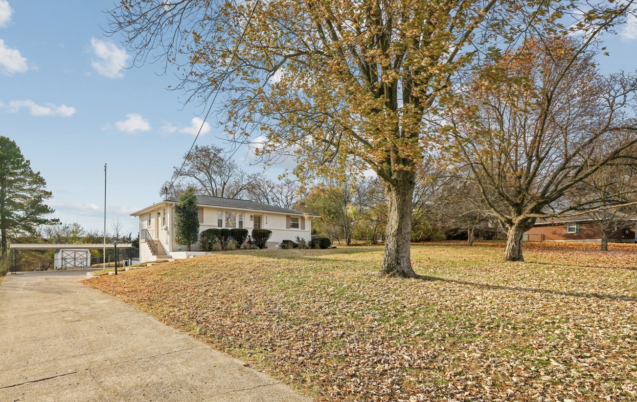 924 Shauna Dr