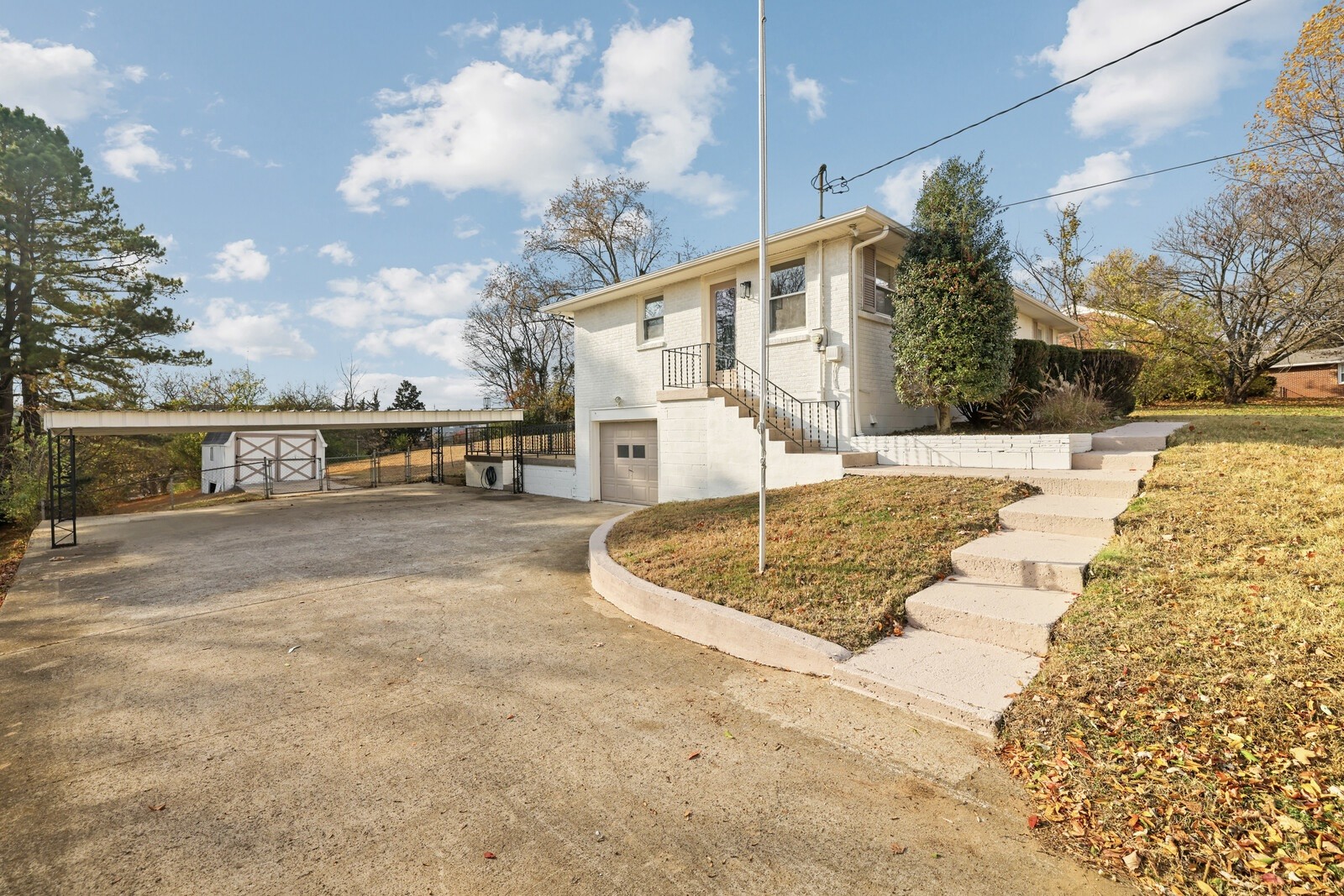 924 Shauna Dr