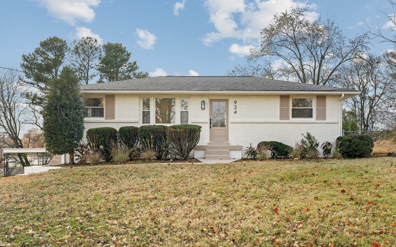 924 Shauna Dr