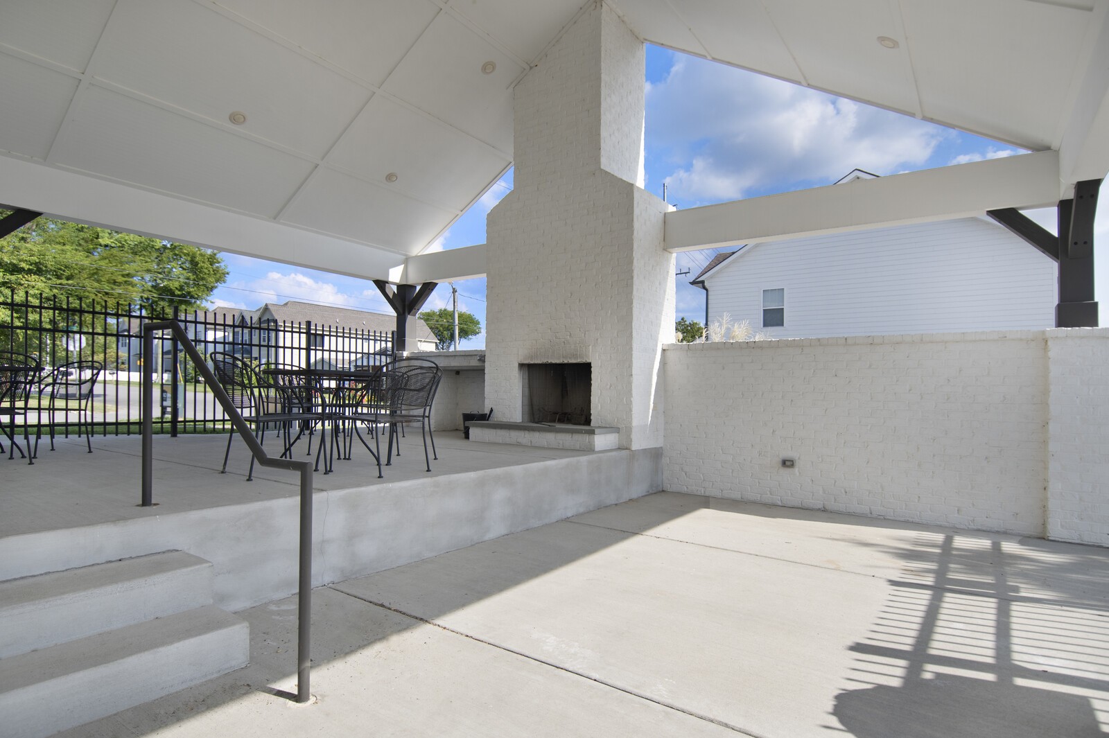 210 W Mill Dr