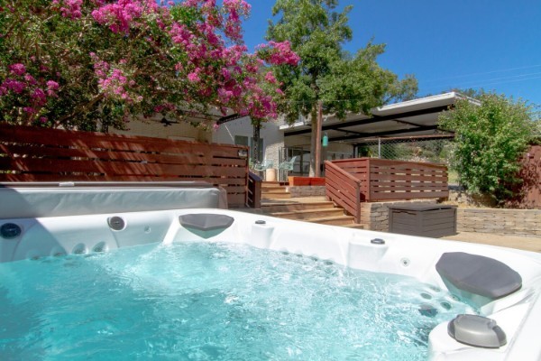 436 Foothill Dr
