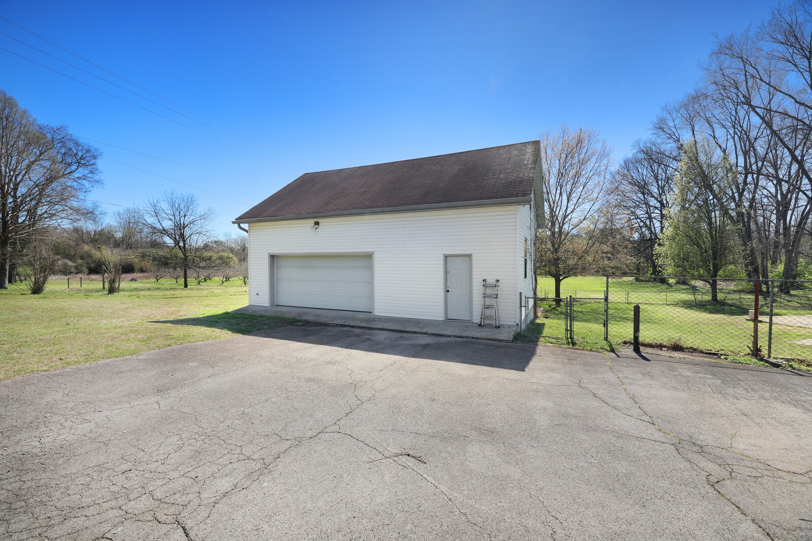 436 Foothill Dr