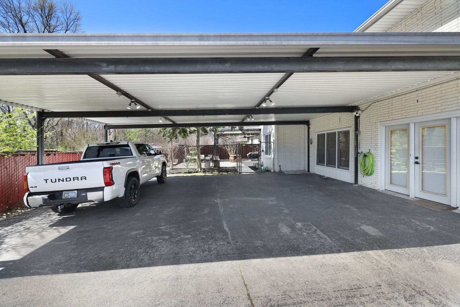 436 Foothill Dr