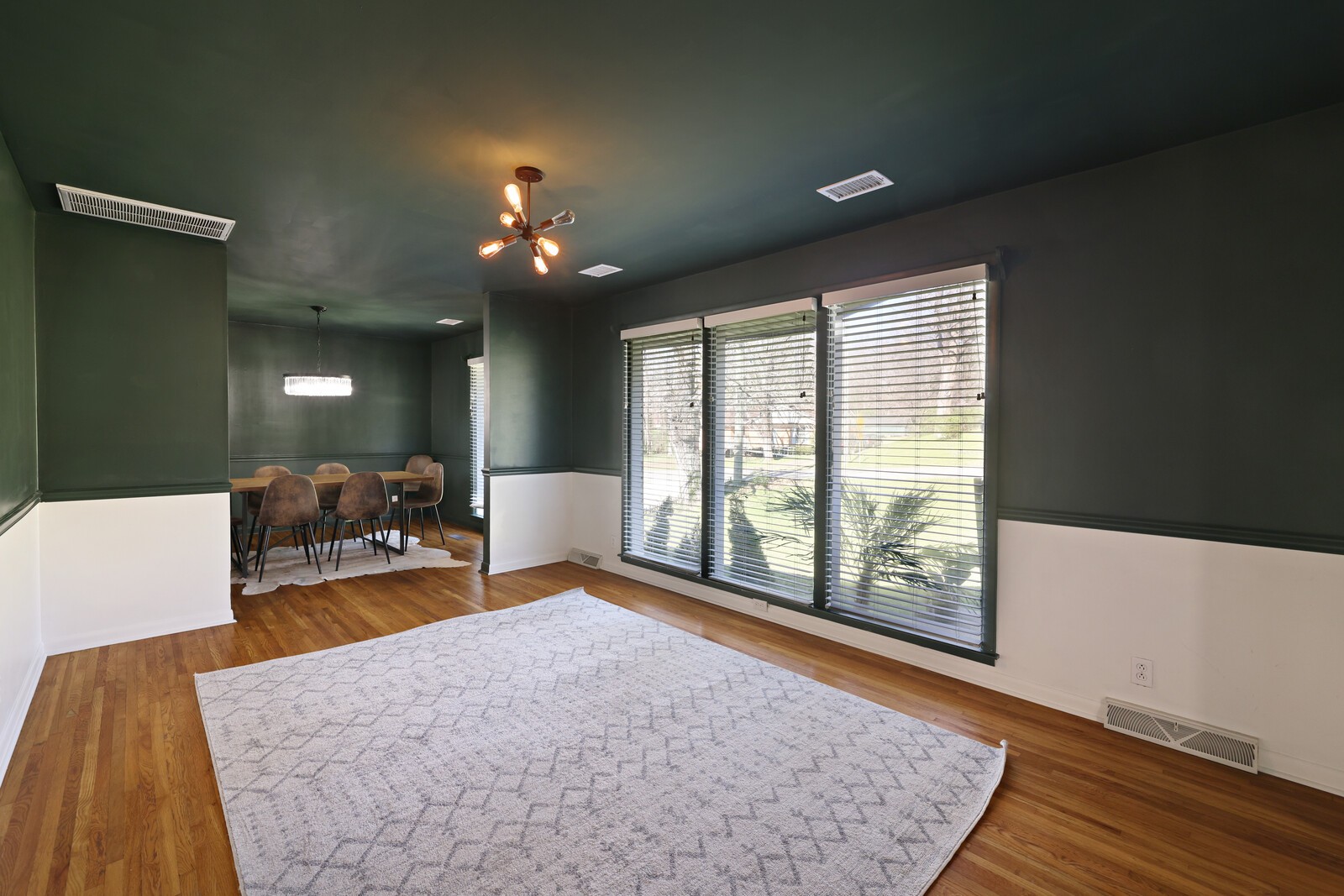 436 Foothill Dr