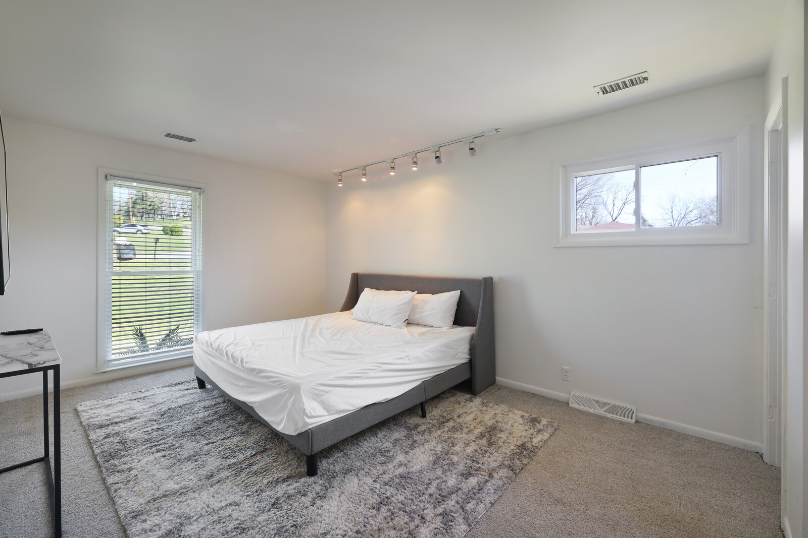 436 Foothill Dr