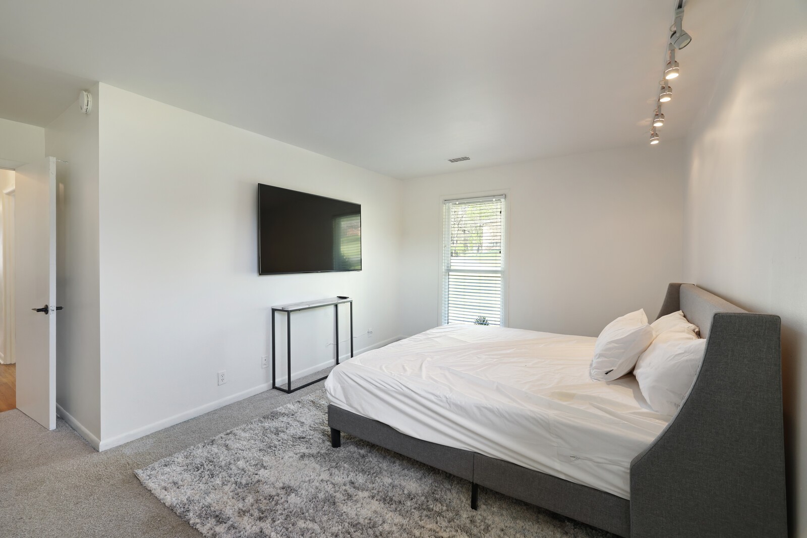 436 Foothill Dr