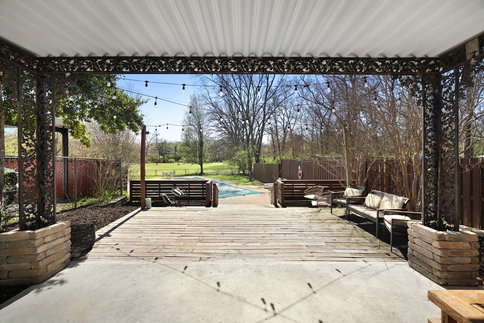 436 Foothill Dr