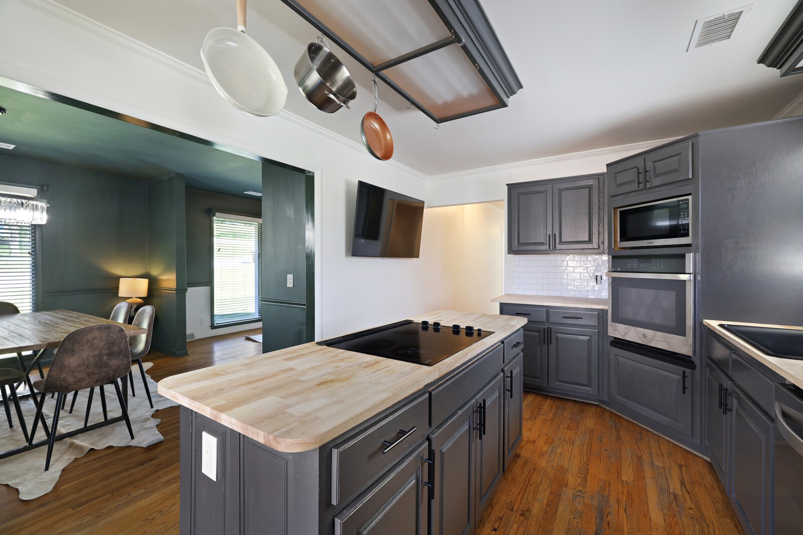 436 Foothill Dr
