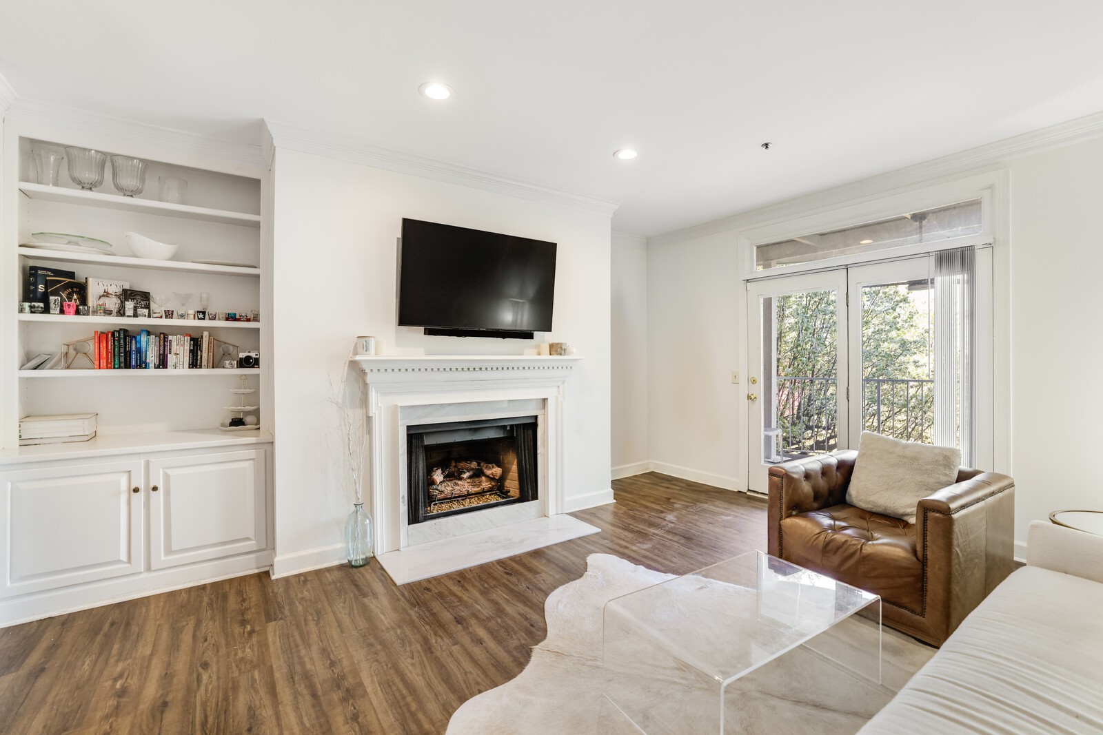 305 Rose Hall
