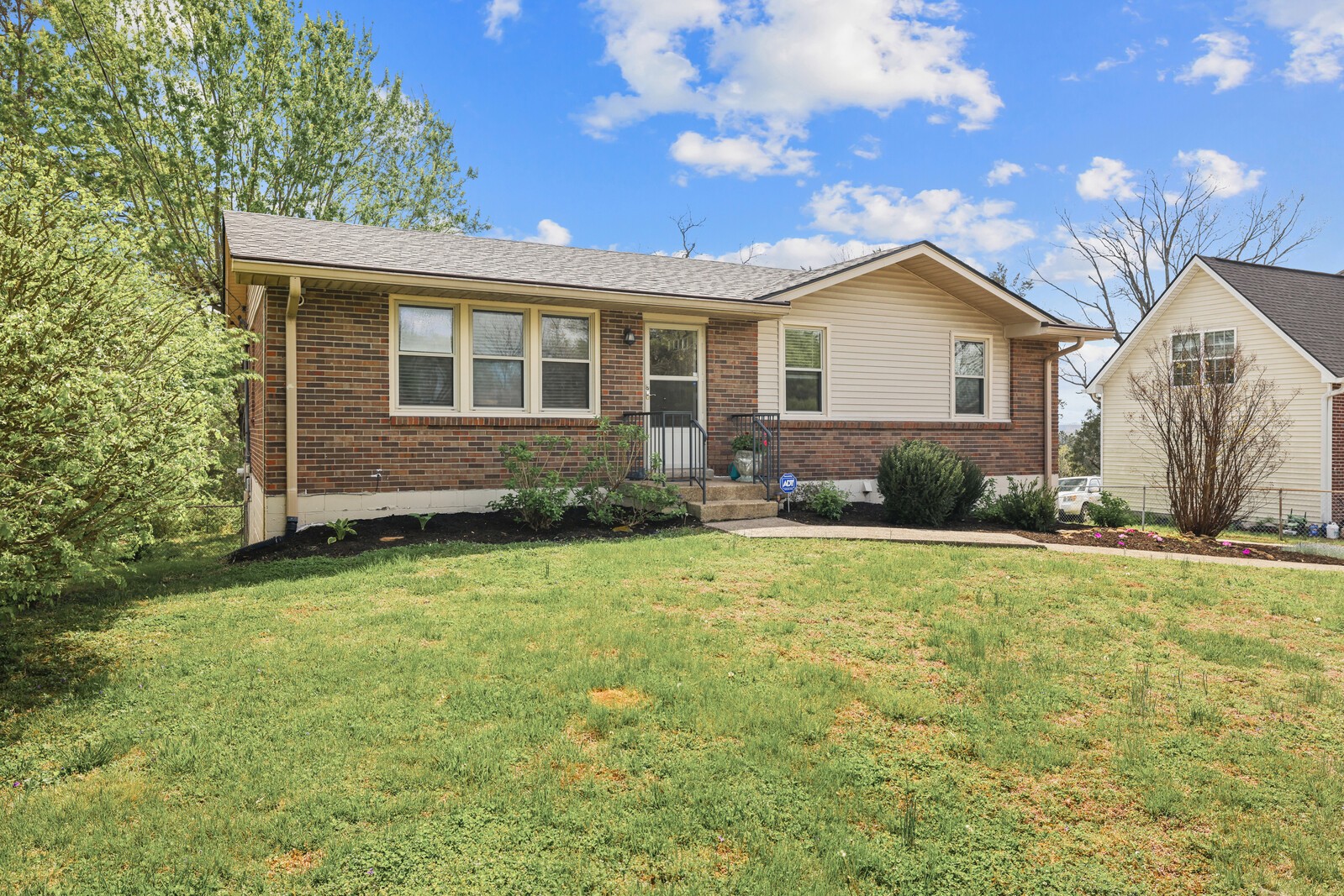 4832 Bowfield Dr