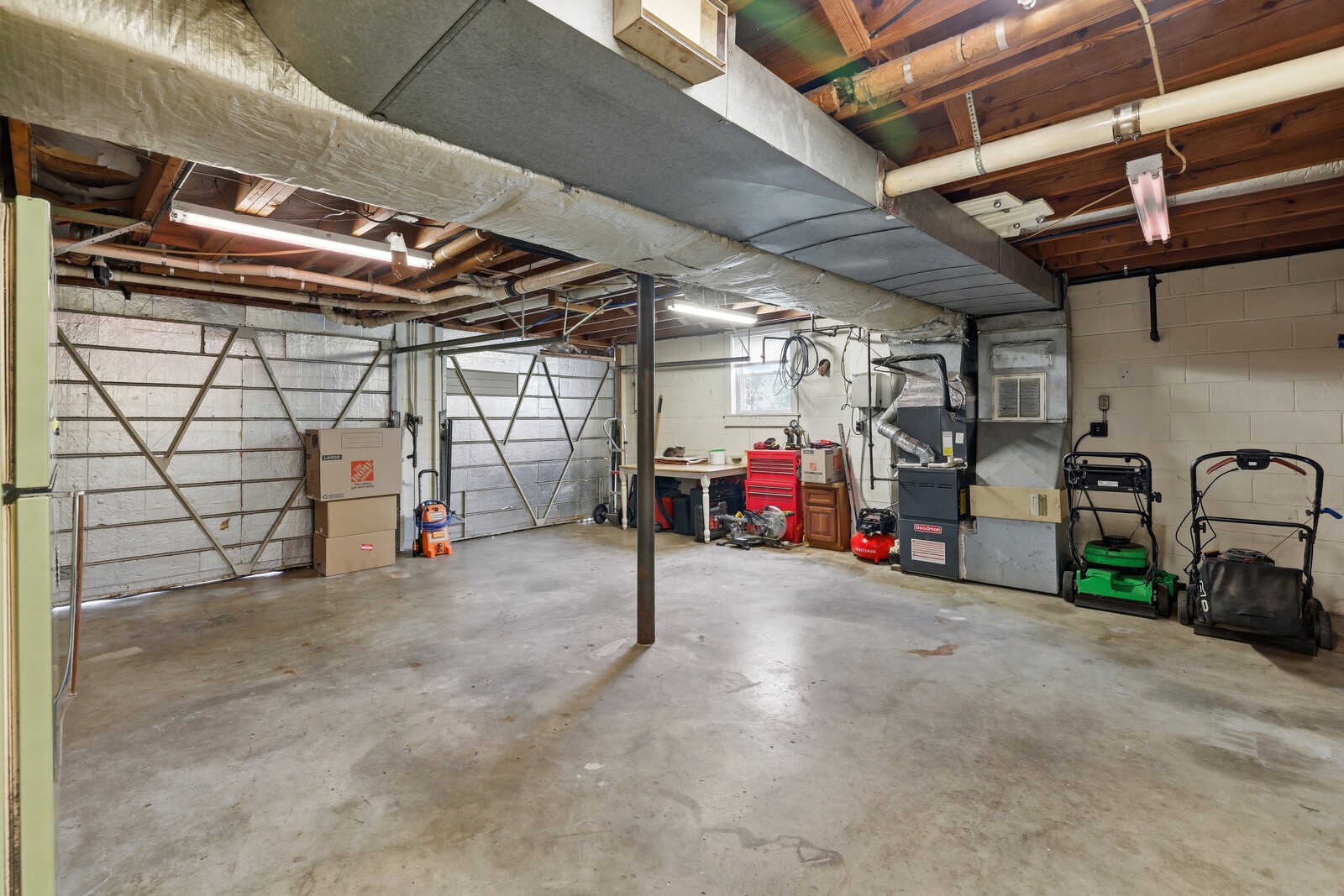4832 Bowfield Dr