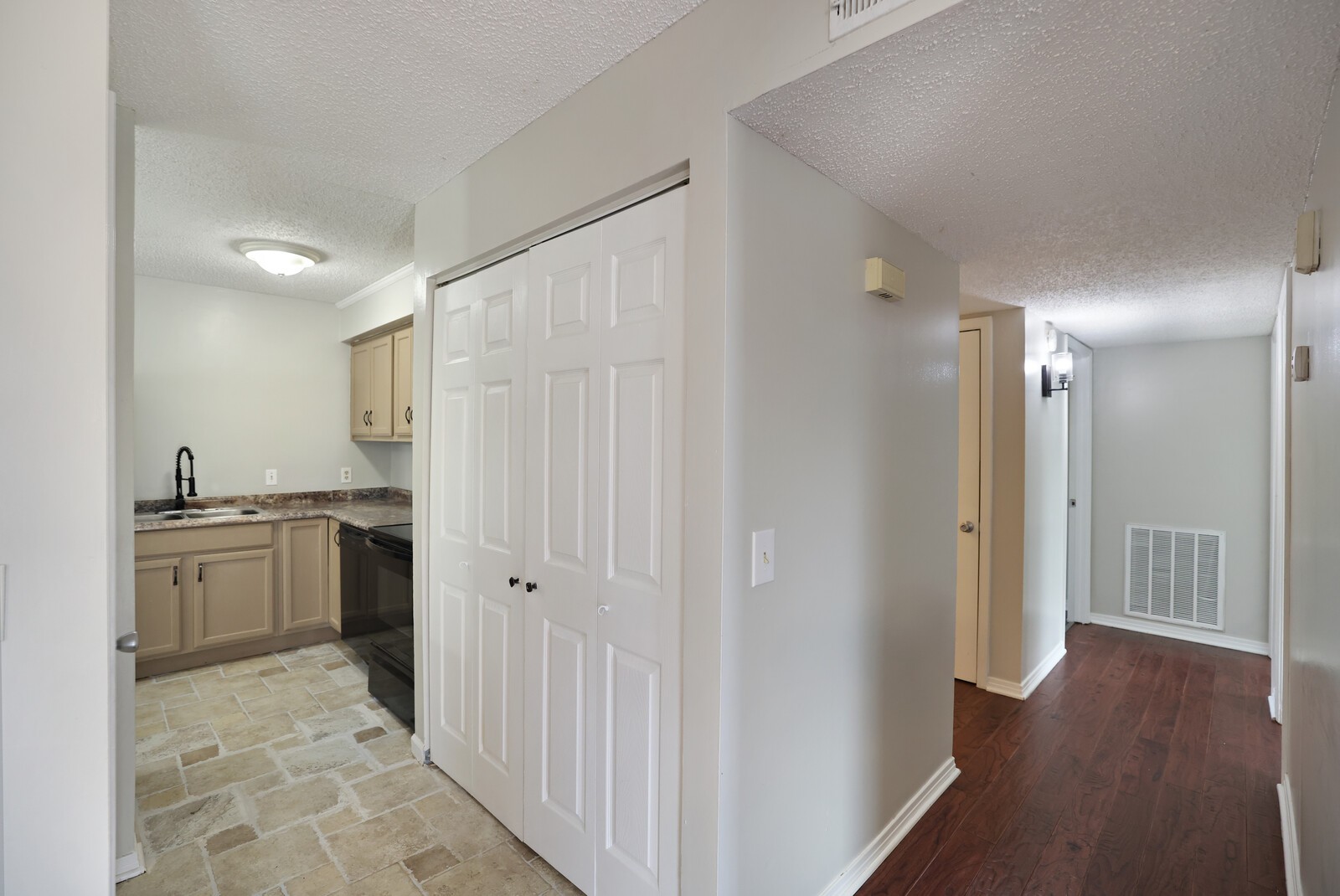 169 Timberlake Dr