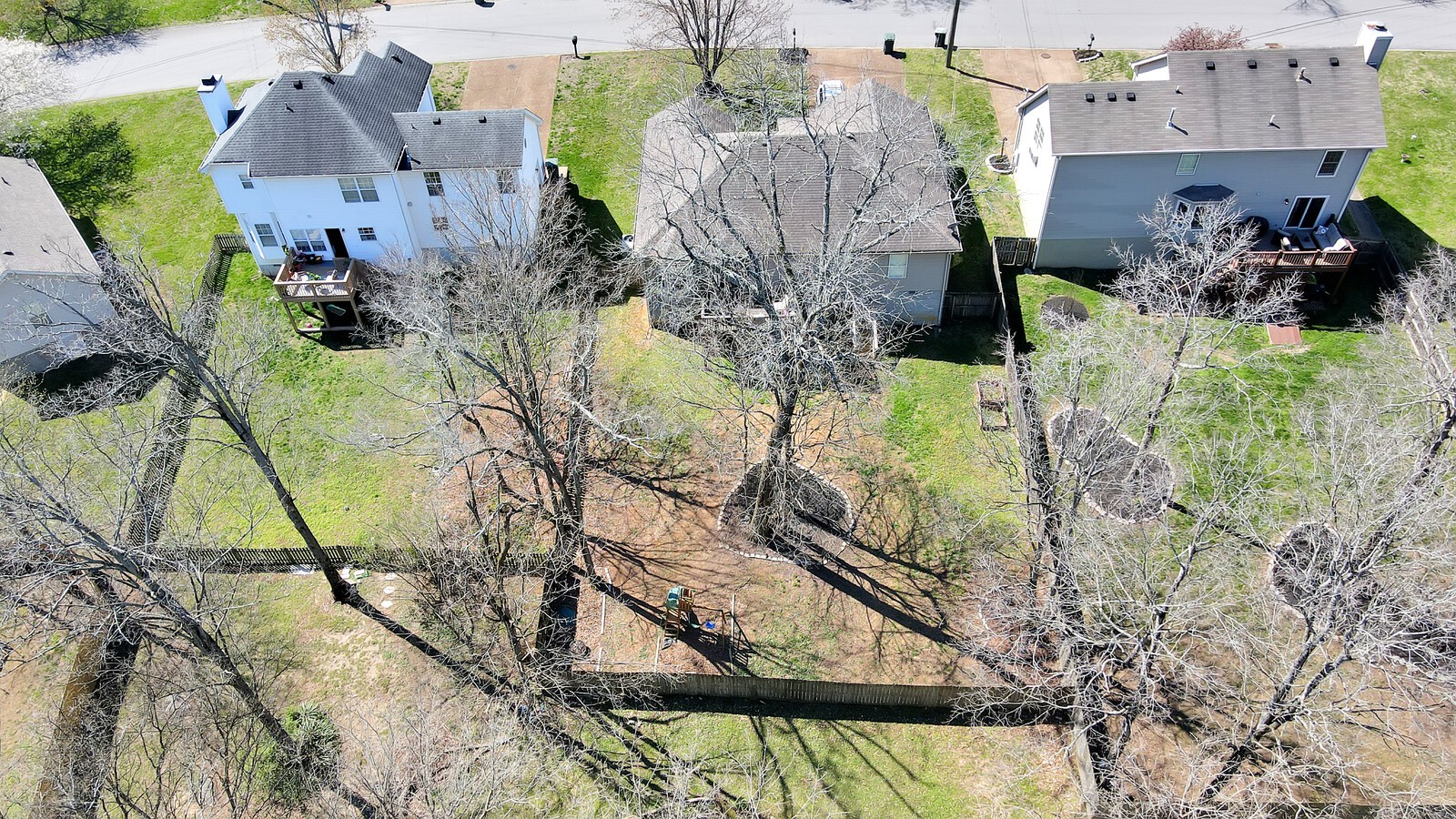 2704 Leesa Ann Ln