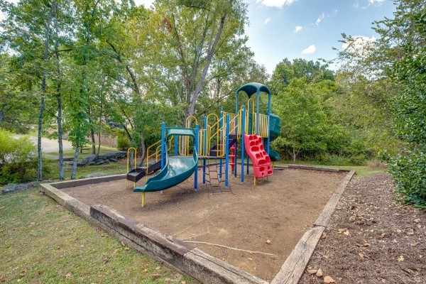 2704 Leesa Ann Ln