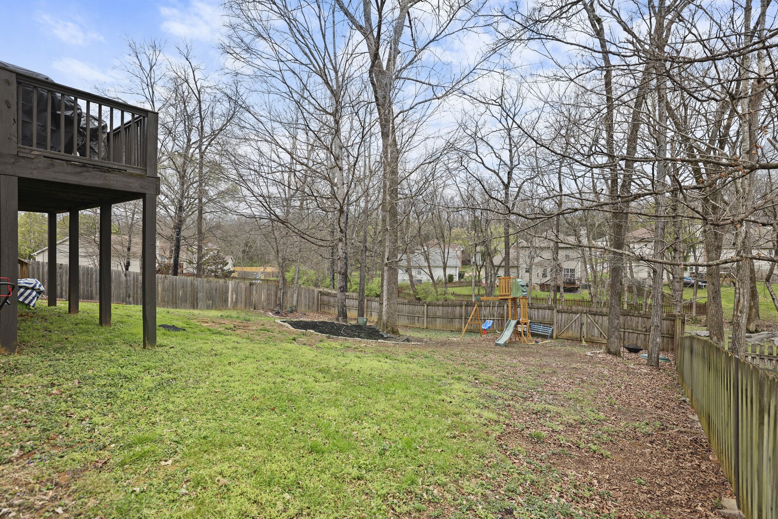 2704 Leesa Ann Ln