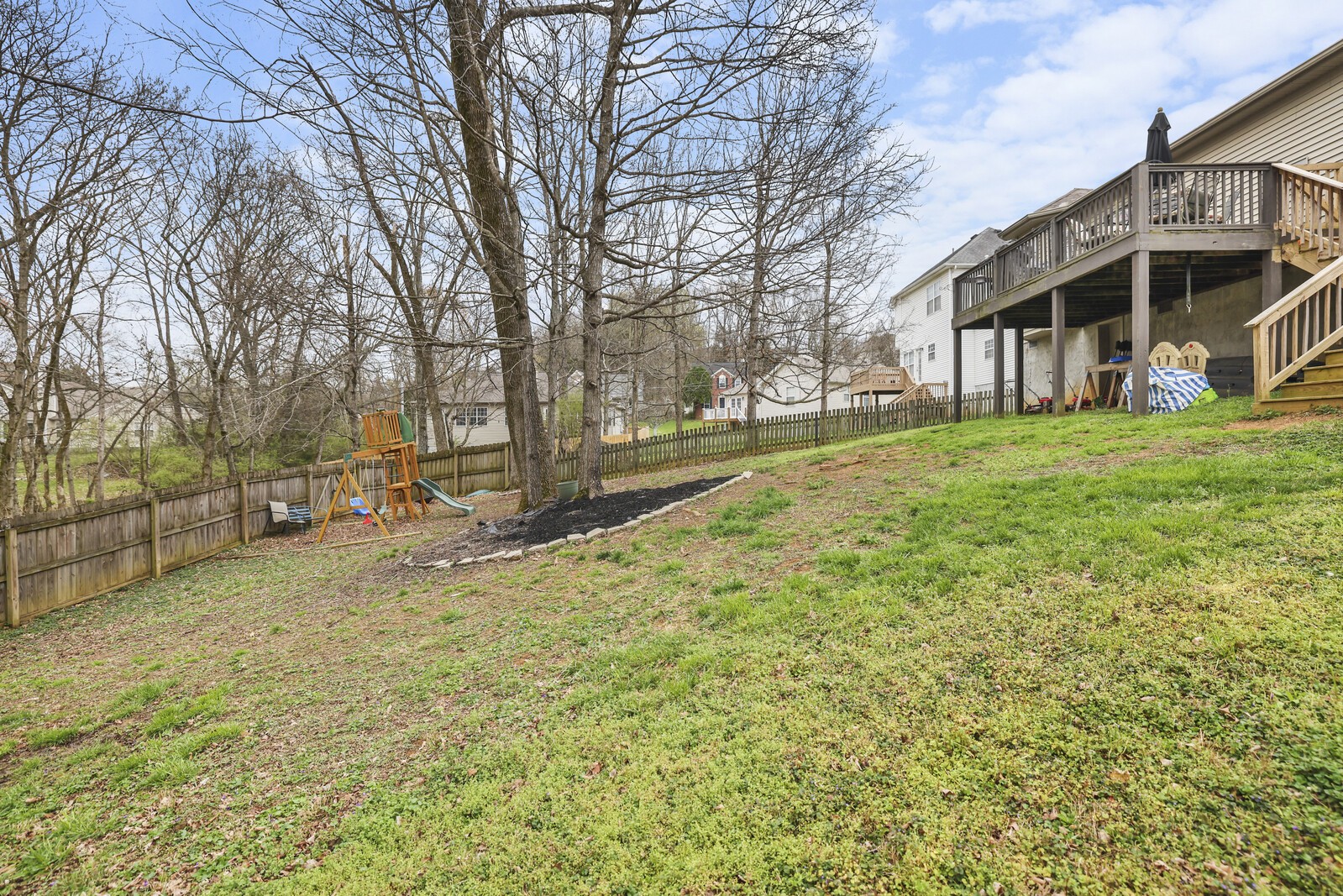 2704 Leesa Ann Ln