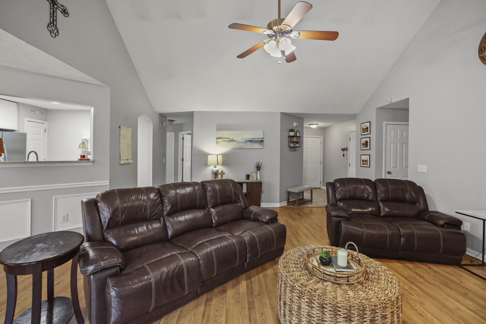 2704 Leesa Ann Ln