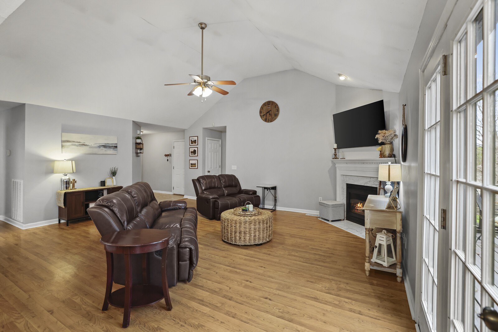 2704 Leesa Ann Ln