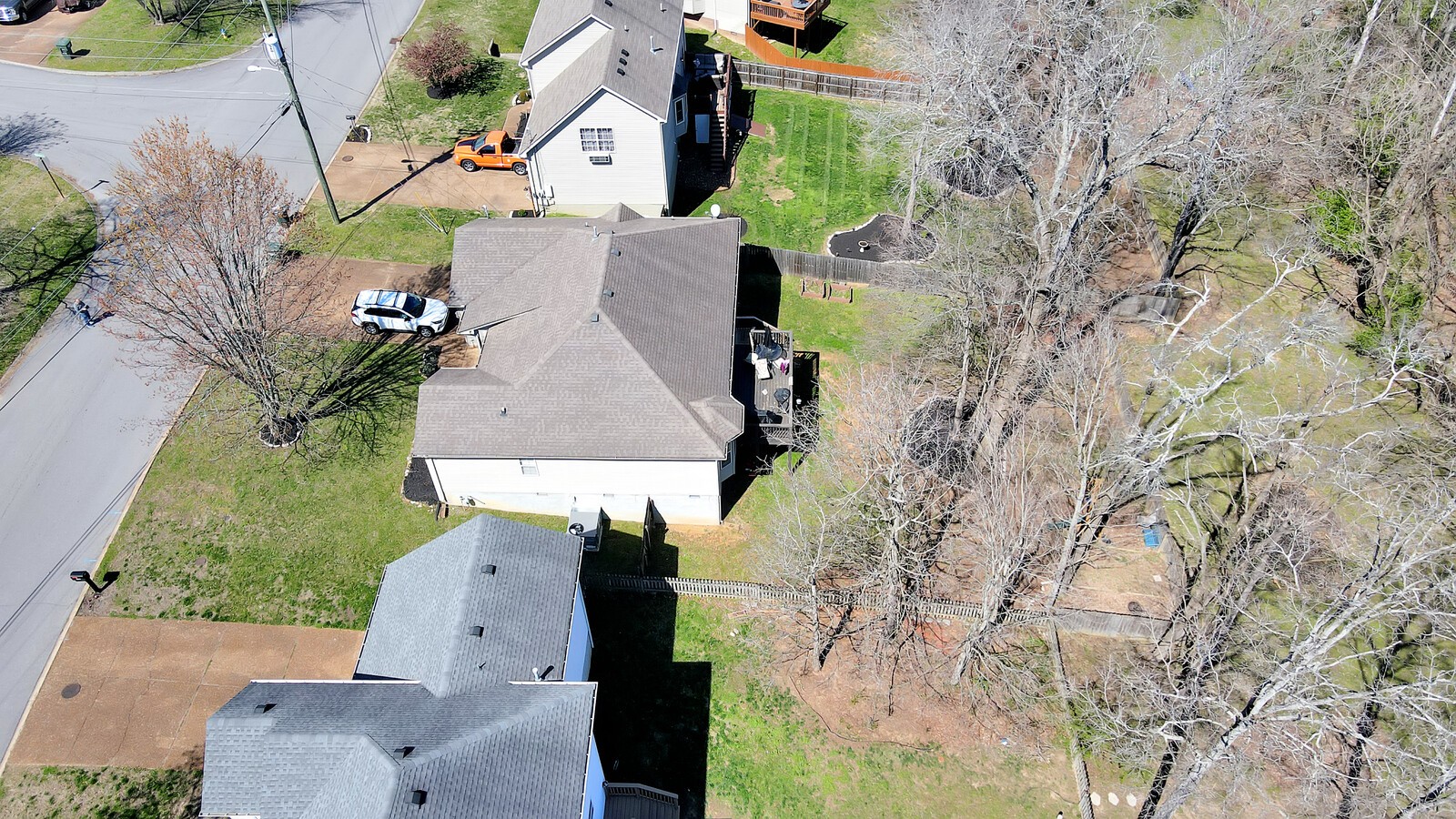 2704 Leesa Ann Ln