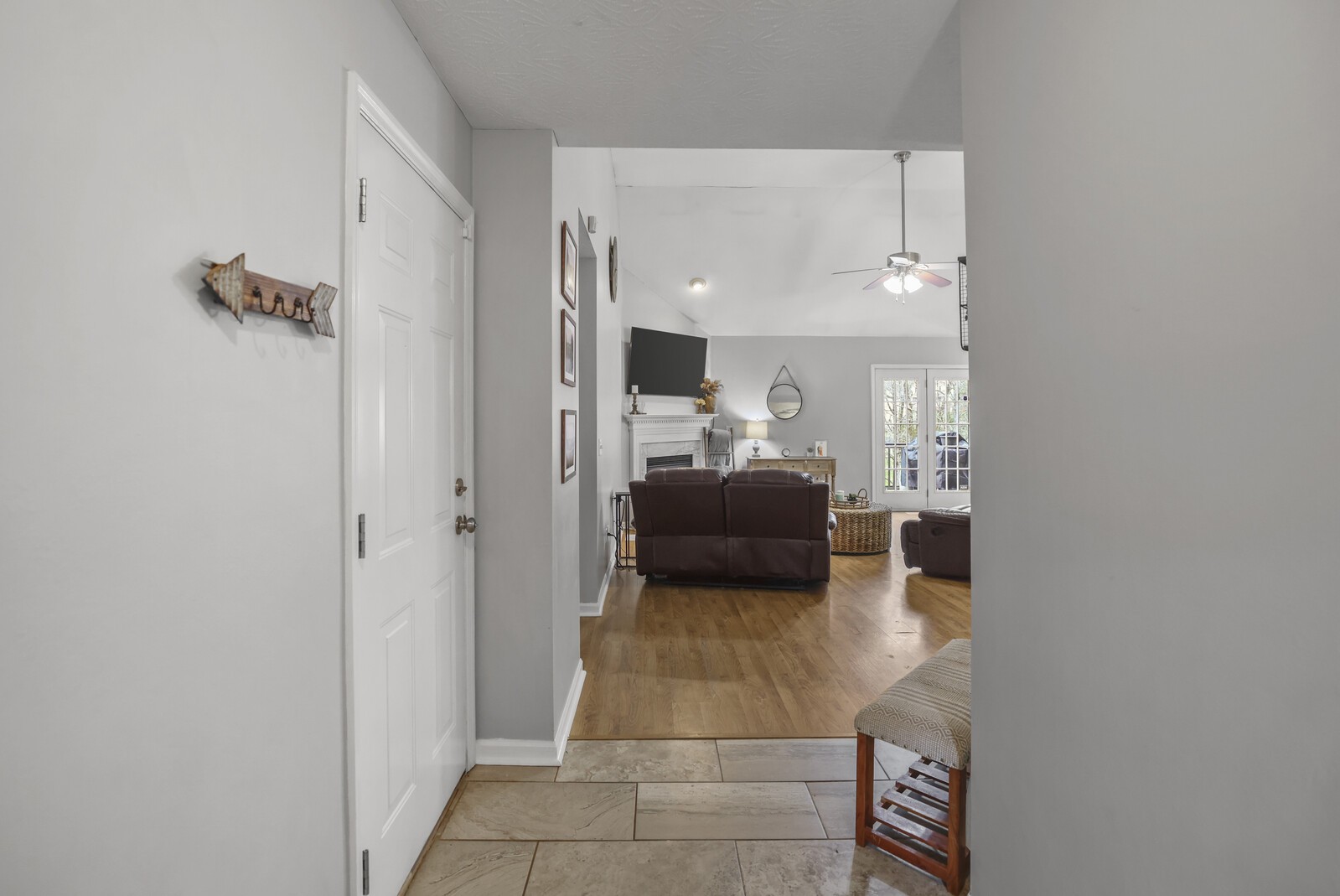 2704 Leesa Ann Ln