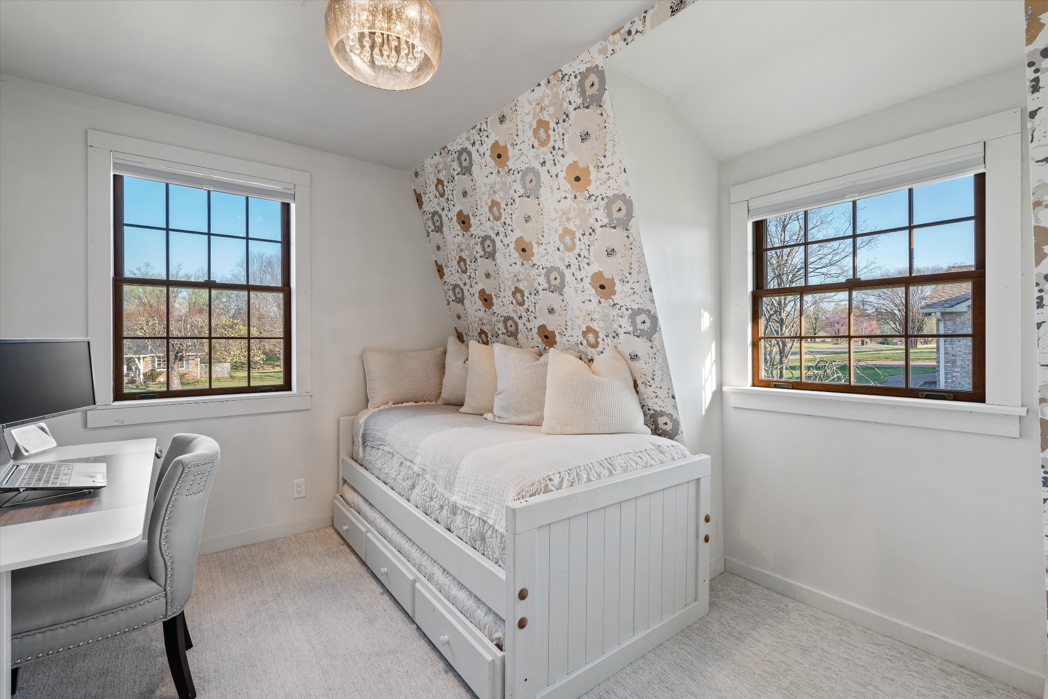 223 Hickory Trce