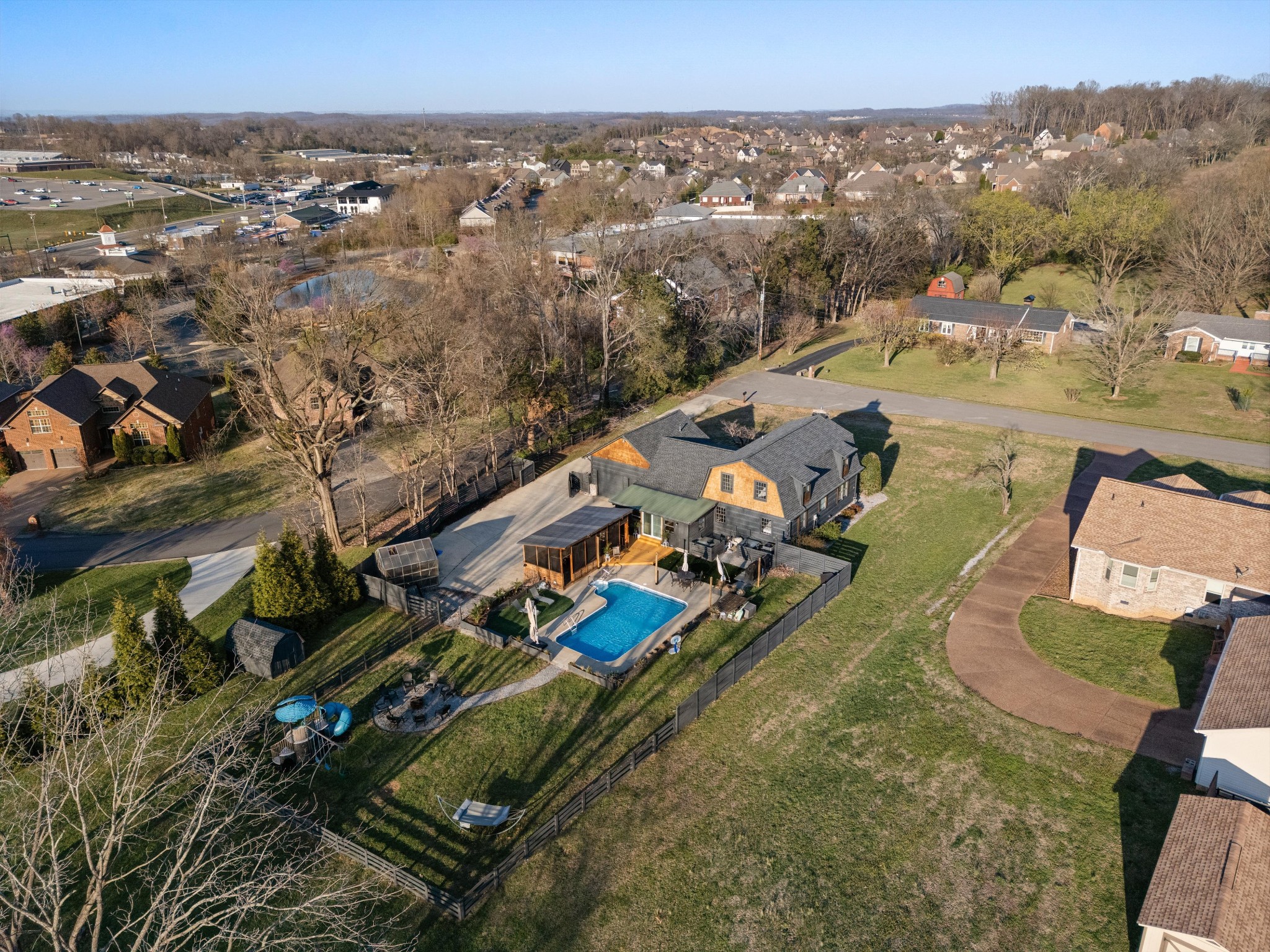 223 Hickory Trce