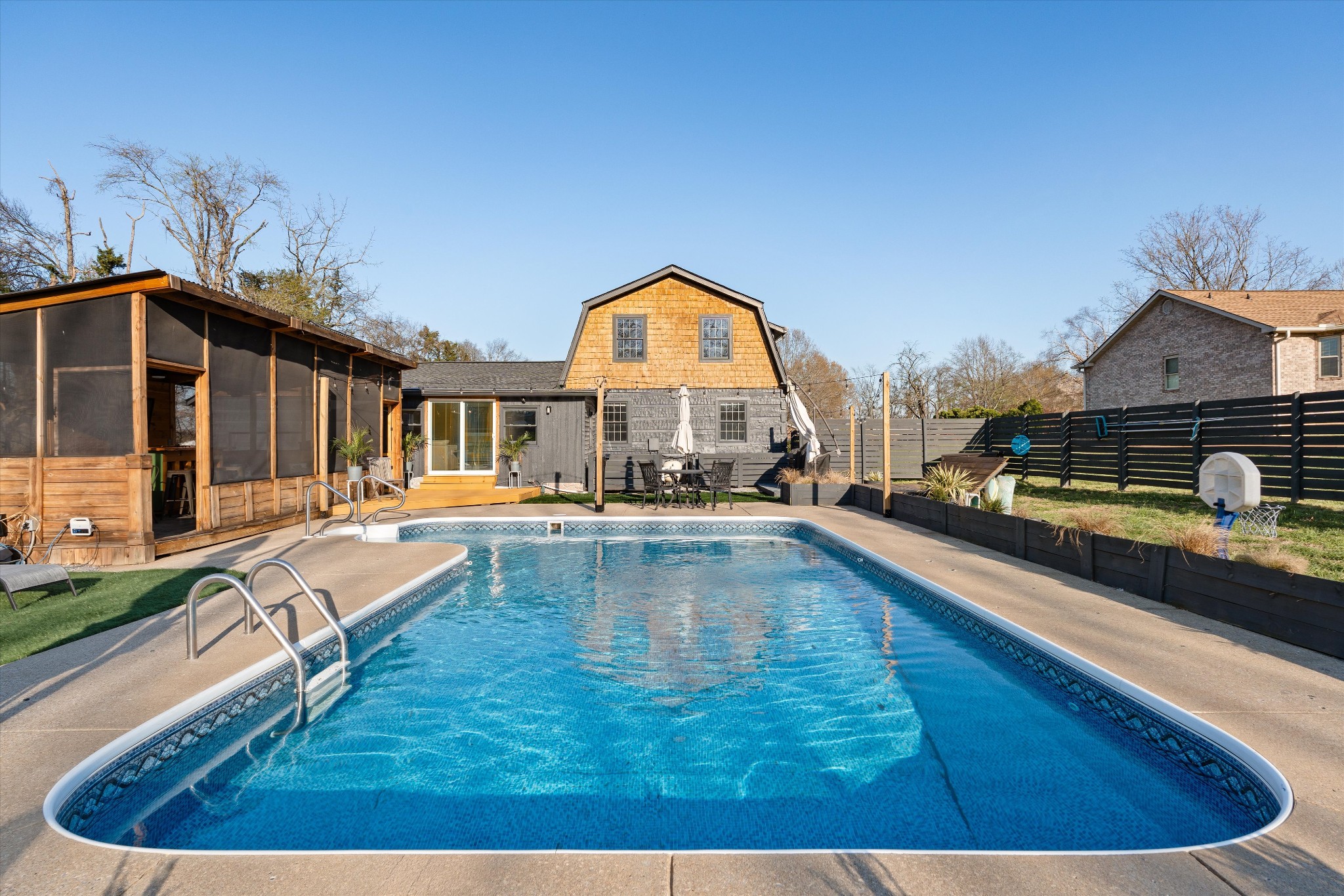 223 Hickory Trce