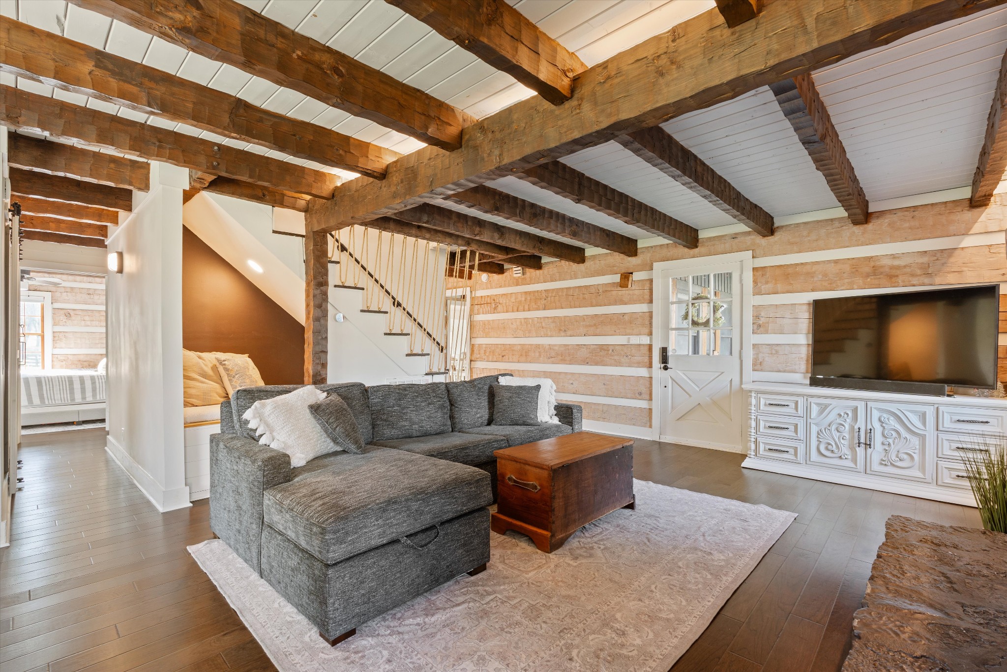 223 Hickory Trce