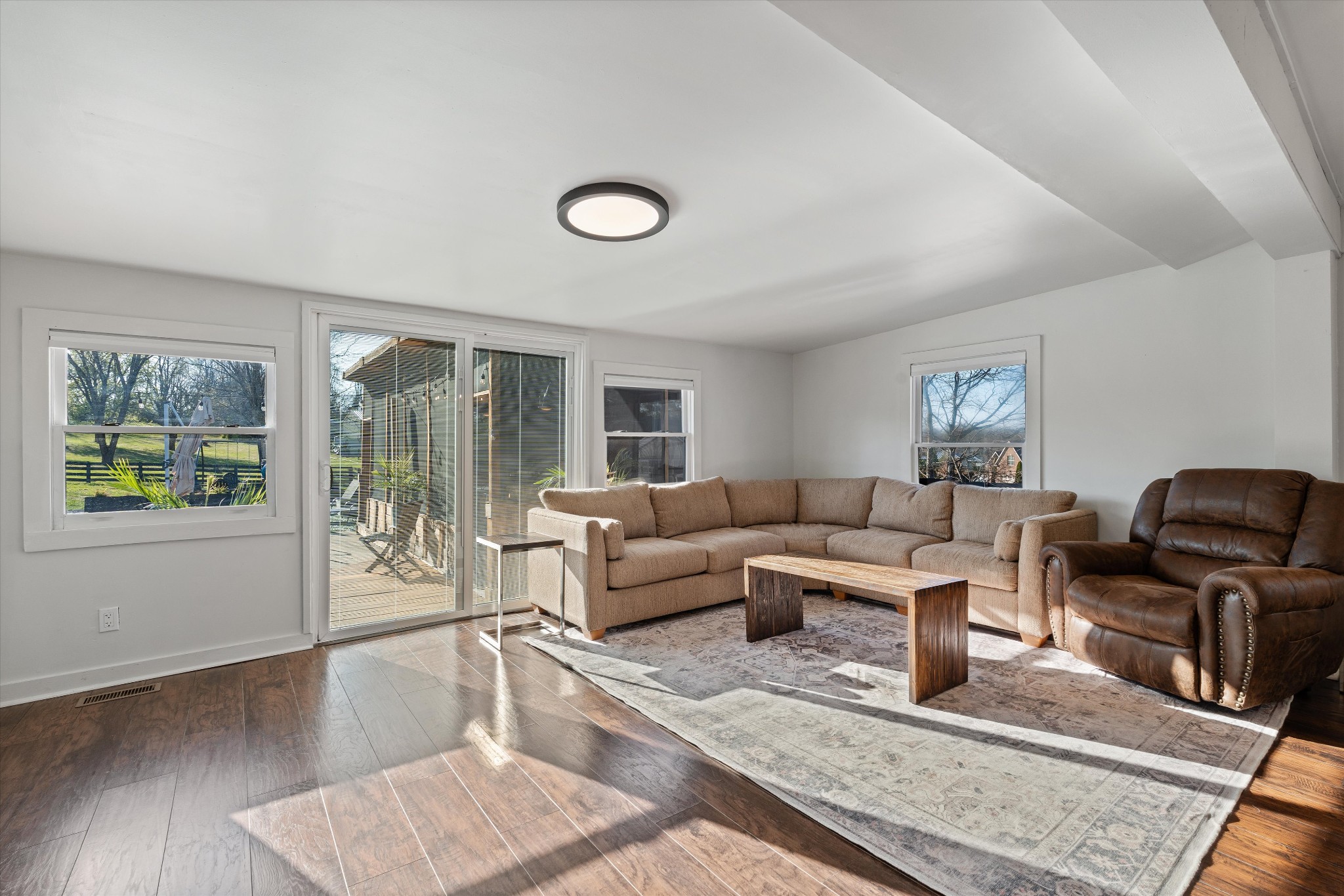 223 Hickory Trce