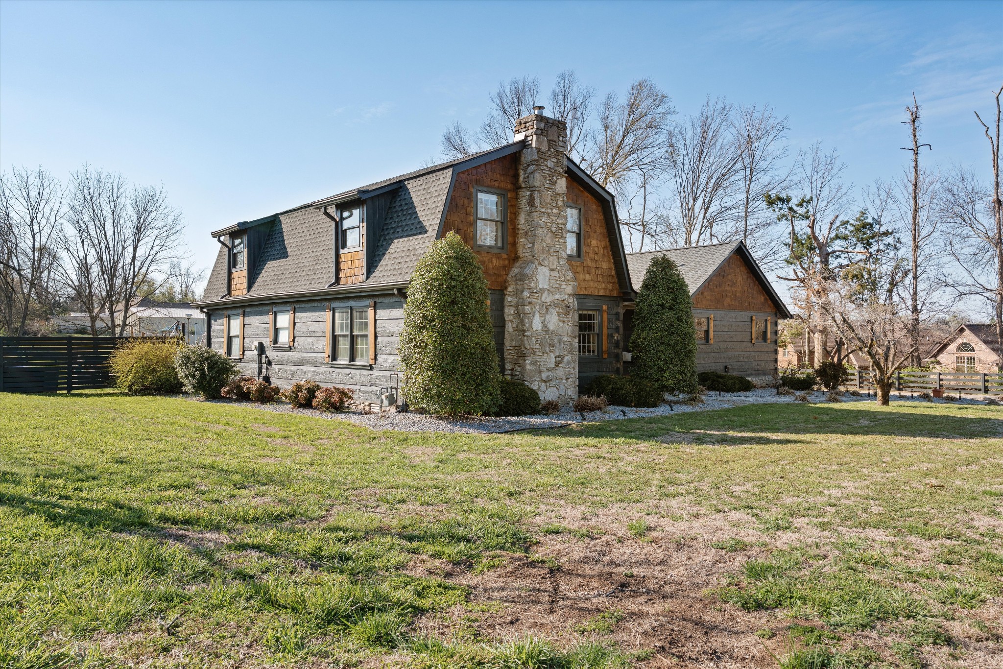 223 Hickory Trce