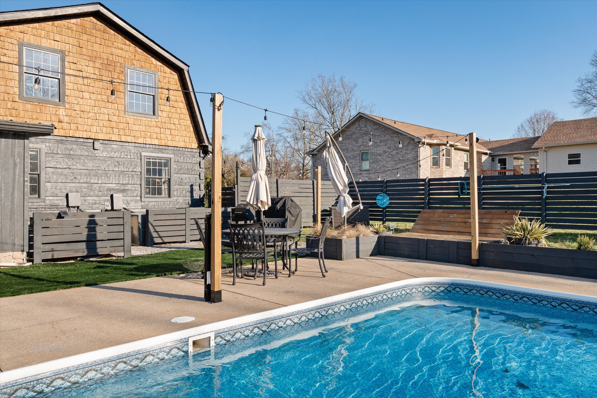 223 Hickory Trce