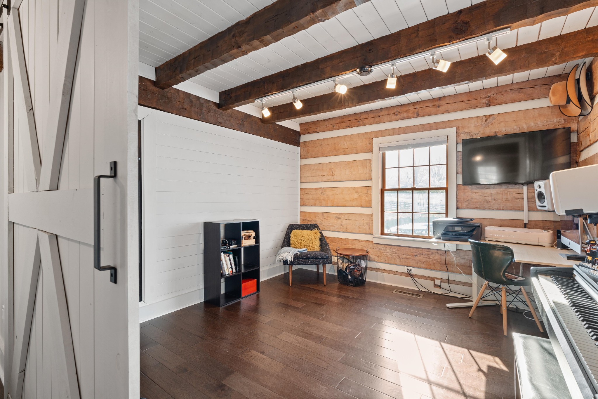 223 Hickory Trce