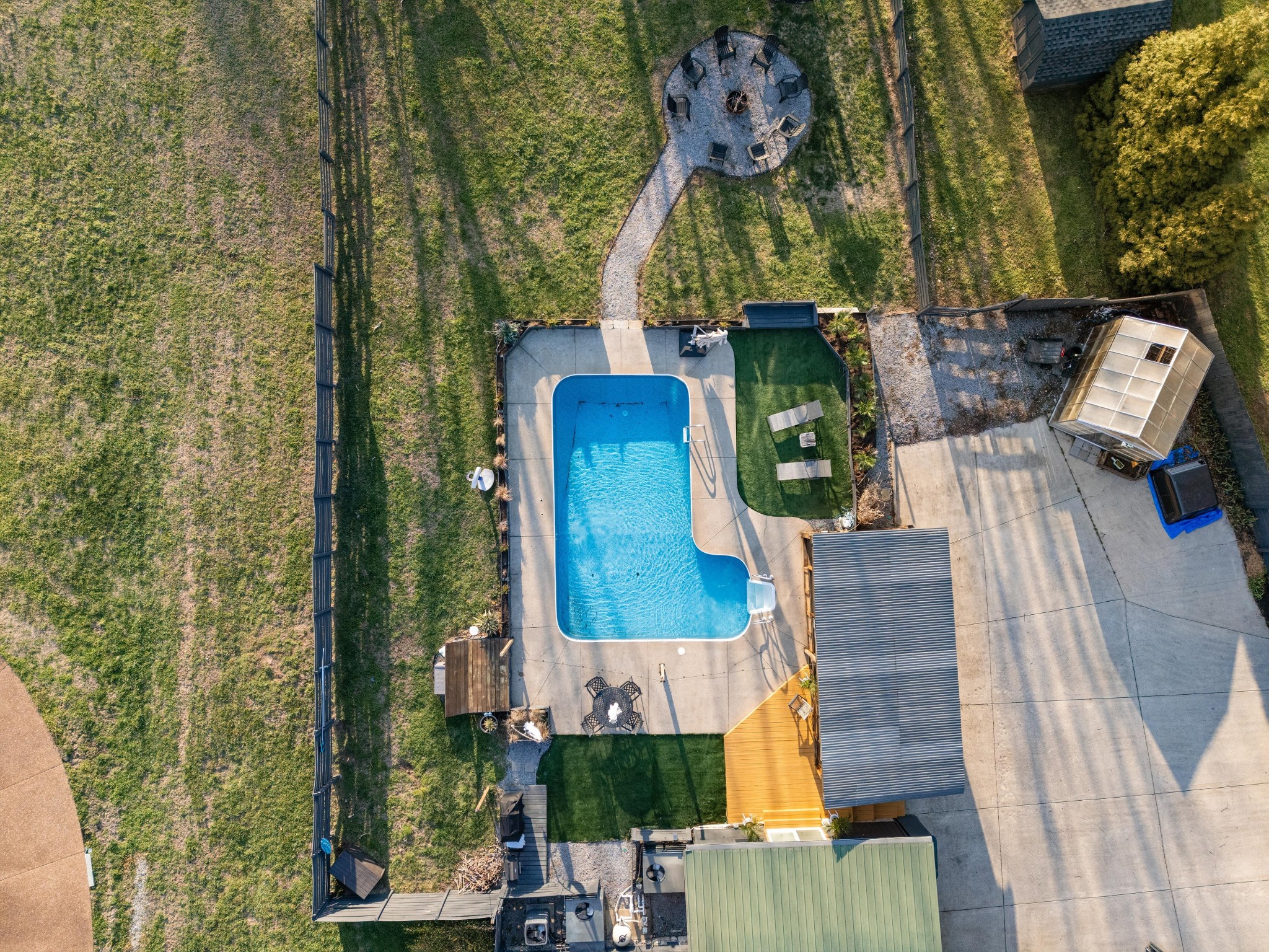 223 Hickory Trce