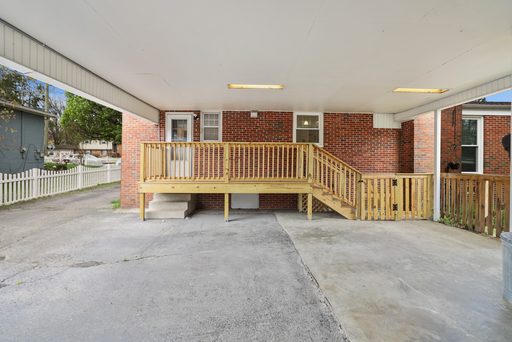 678 Brewer Dr