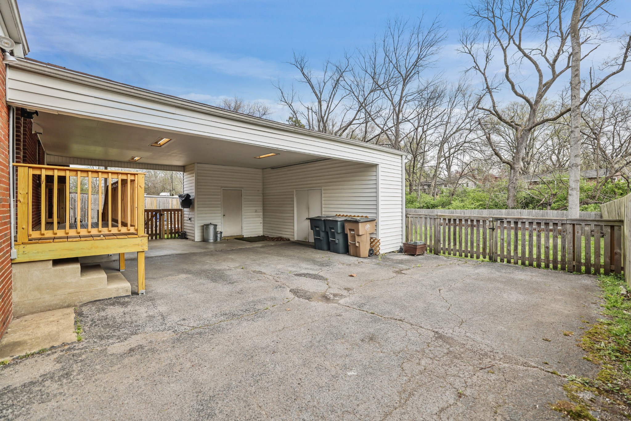 678 Brewer Dr